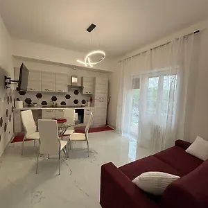 Tiburtina Flats , Roma Italia