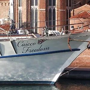 Boat&breakfast Caicco Freedom 2*, Venezia Italia